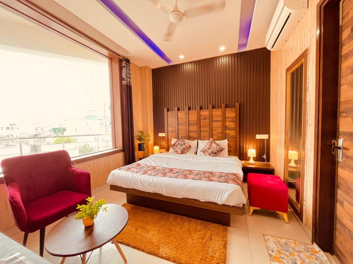 Hotel Pearl Grand, Zirakpur - Top Rated & Most Awarded Property In Tricity Chandīgarh Buitenkant foto