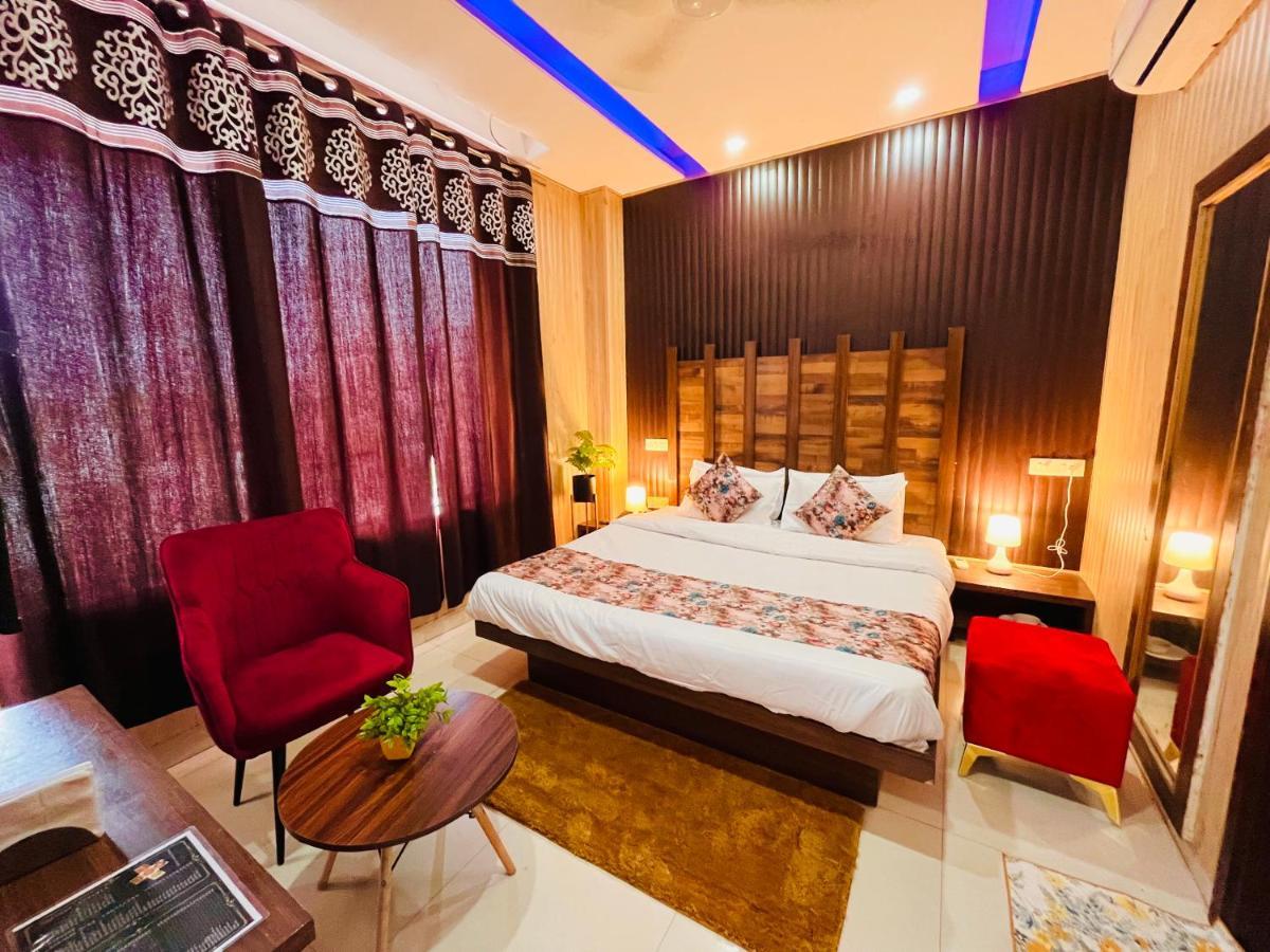 Hotel Pearl Grand, Zirakpur - Top Rated & Most Awarded Property In Tricity Chandīgarh Buitenkant foto