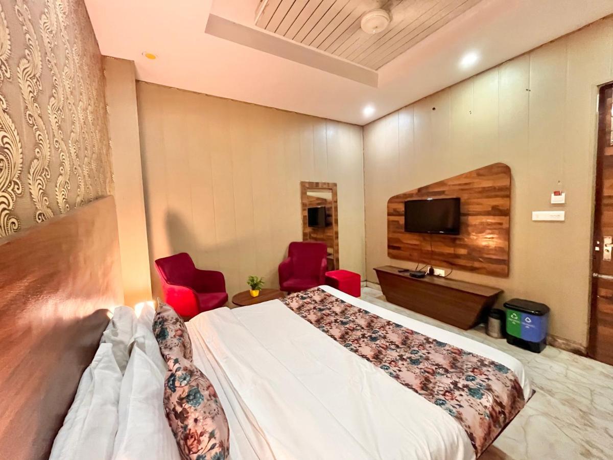 Hotel Pearl Grand, Zirakpur - Top Rated & Most Awarded Property In Tricity Chandīgarh Buitenkant foto