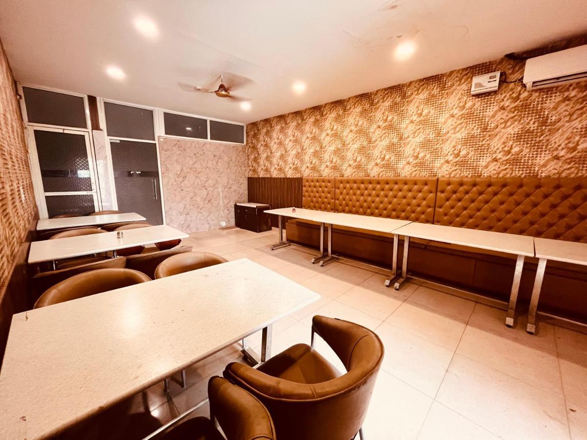 Hotel Pearl Grand, Zirakpur - Top Rated & Most Awarded Property In Tricity Chandīgarh Buitenkant foto