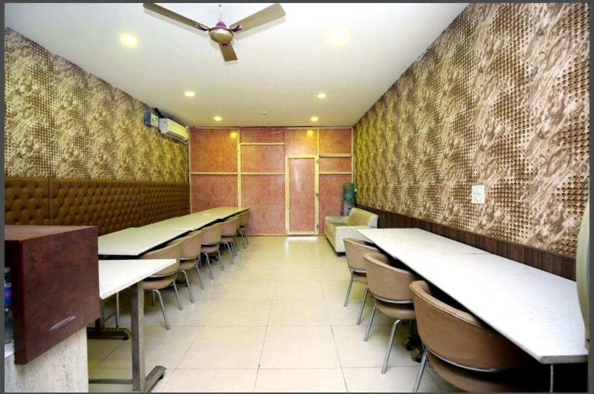 Hotel Pearl Grand, Zirakpur - Top Rated & Most Awarded Property In Tricity Chandīgarh Buitenkant foto