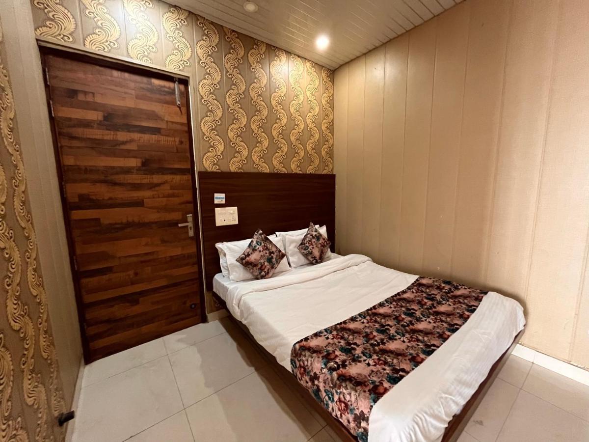 Hotel Pearl Grand, Zirakpur - Top Rated & Most Awarded Property In Tricity Chandīgarh Buitenkant foto