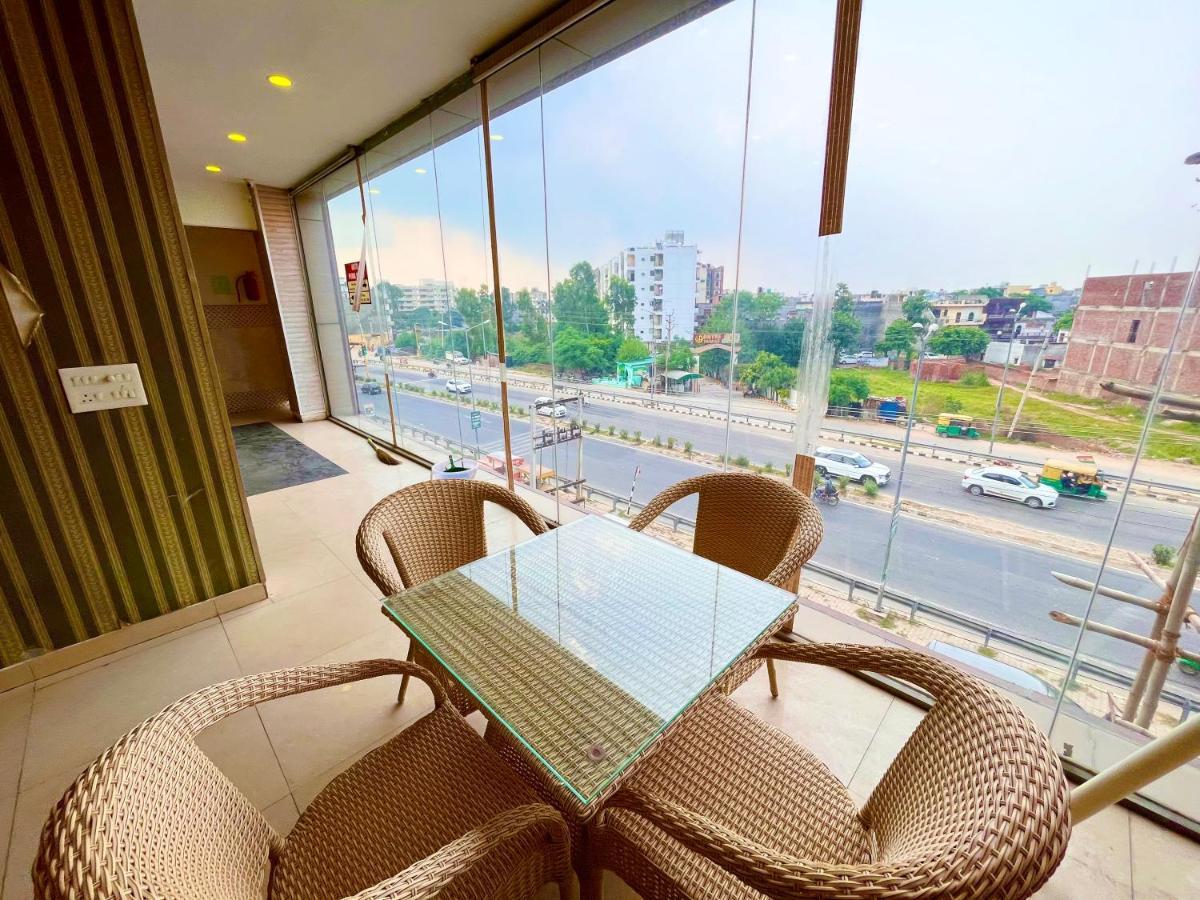 Hotel Pearl Grand, Zirakpur - Top Rated & Most Awarded Property In Tricity Chandīgarh Buitenkant foto
