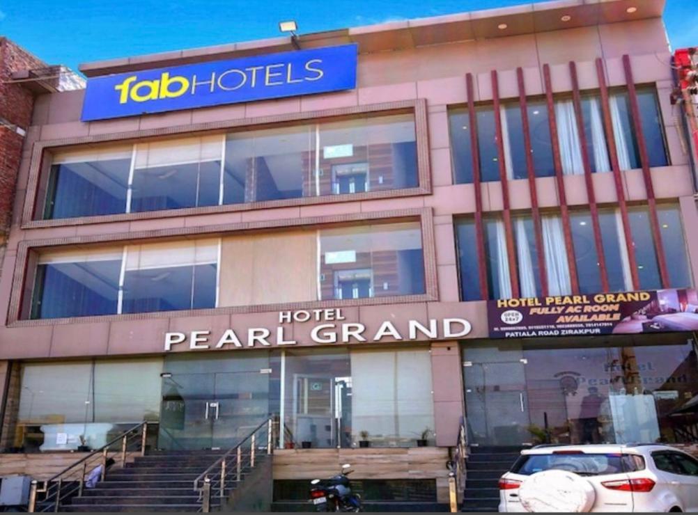 Hotel Pearl Grand, Zirakpur - Top Rated & Most Awarded Property In Tricity Chandīgarh Buitenkant foto